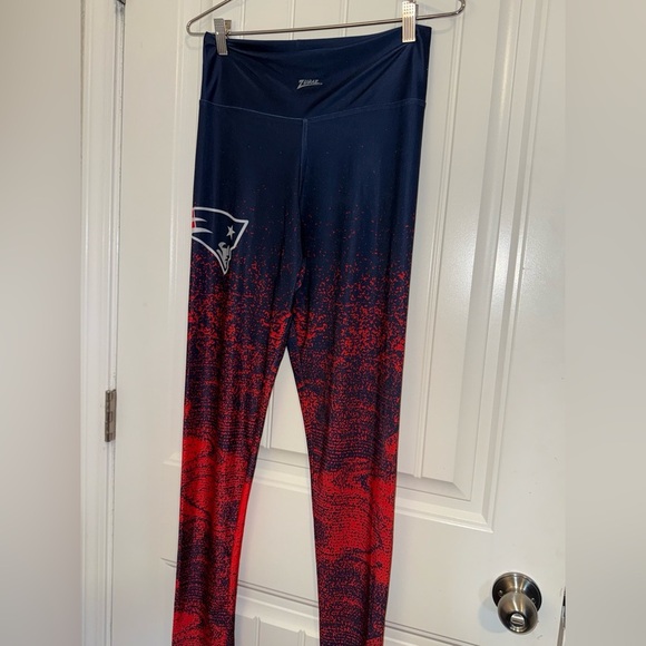 NFL Blue and Red Gradient Leggings with Team Pattern - Picture 7 of 10